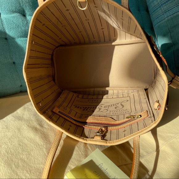 Like New - Louis Vuitton Neverfull PM - Picture 6 of 16